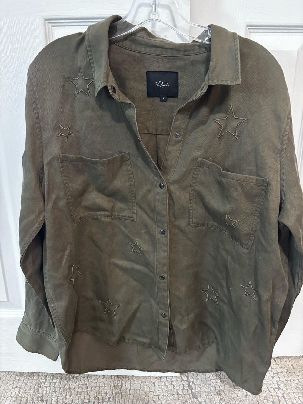 Rails Olive Star Embroidered Button-Up Shirt blouse size L Womens
